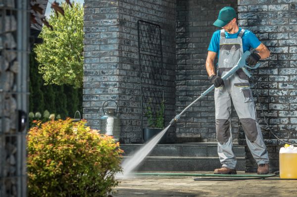 Cost of Outside House Cleaning in Pflugerville